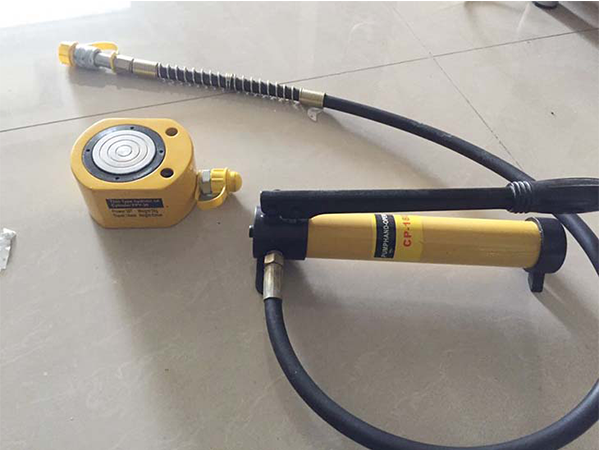 卡車使用液壓千斤頂減輕分量